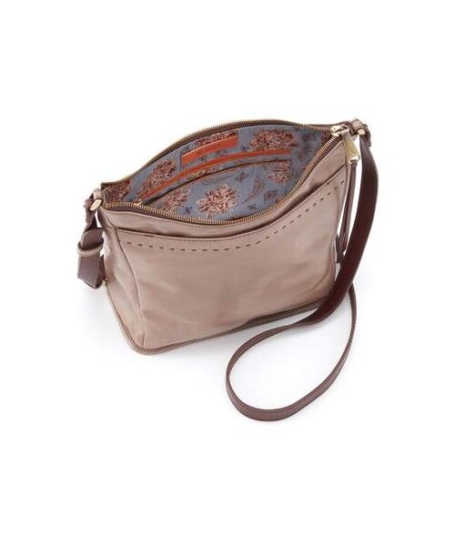 Hobo（ホーボー）の「Hobo Aviva Calfskin Leather Crossbody（バックパック/リュック）」 WEAR