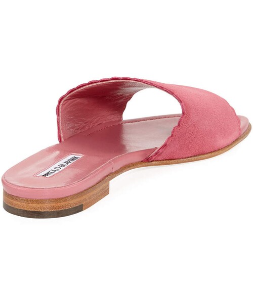 Manolo Blahnik(マノロ・ブラニク)の「Manolo Blahnik Suede Scalloped Slide Flat Sandal, Pink(その他シューズ・レディース・Pink・6b / 36eu/9b / 39eu/6.5b / 36.5eu/10.5b / 40.5eu/11b / 41eu/8.5b / 38.5eu/10b / 40eu/7.5b / 37.5eu/9.5b / 39.5eu/7b / 37eu/5b / 35eu/8b / 38eu/12b / 42eu/5.5b / 35.5eu)」の3枚目の写真
