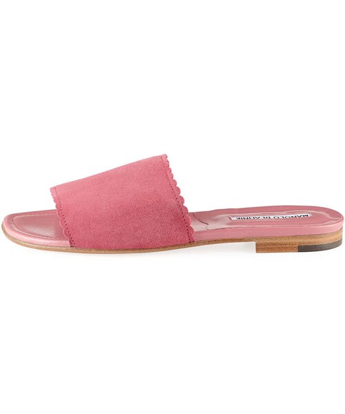 Manolo Blahnik(マノロ・ブラニク)の「Manolo Blahnik Suede Scalloped Slide Flat Sandal, Pink(その他シューズ・レディース・Pink・6b / 36eu/9b / 39eu/6.5b / 36.5eu/10.5b / 40.5eu/11b / 41eu/8.5b / 38.5eu/10b / 40eu/7.5b / 37.5eu/9.5b / 39.5eu/7b / 37eu/5b / 35eu/8b / 38eu/12b / 42eu/5.5b / 35.5eu)」の2枚目の写真