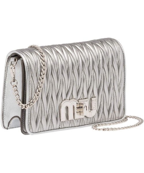 miu miu（ミュウミュウ）の「Miu Miu Matellassé Leather Shoulder Bag