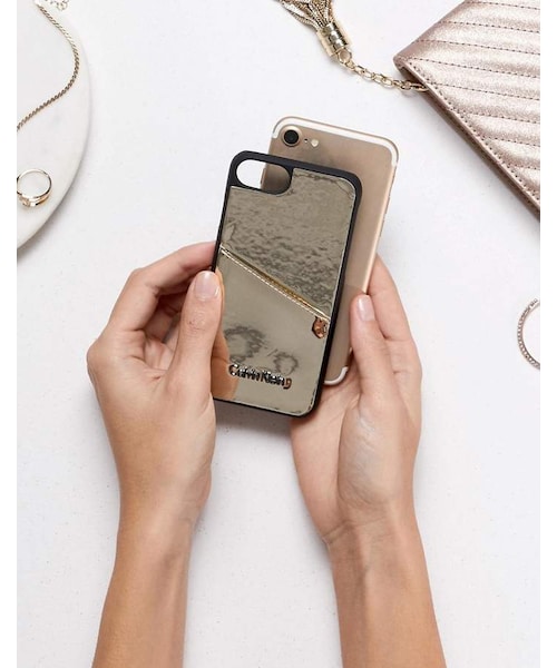 Calvin Klein（カルバン・クライン）の「Calvin Klein Metallic Iphone 