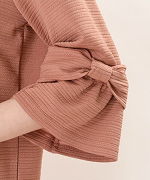 Tiffee SELECT（ティフィーセレクト）の「袖リボンフロントタックプルオーバー（Tシャツ/カットソー・レディース・ピンクベージュ/ホワイト/ネイビー・M）」の4枚目の写真
