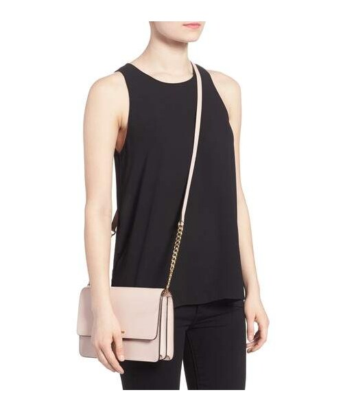 MICHAEL KORS（マイケルコース）の「MICHAEL Michael Kors Large Daniela Leather Crossbody Bag（ショルダーバッグ・レディース・Pink・One Size）」の5枚目の写真