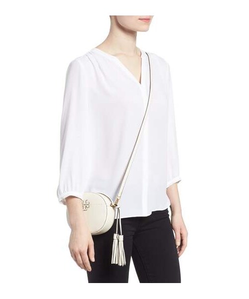 TORY BURCH(トリーバーチ)の「Tory Burch McGraw Leather Crossbody Bag(ショルダーバッグ・レディース・Beige/Black/White/Red・One Size)」の7枚目の写真