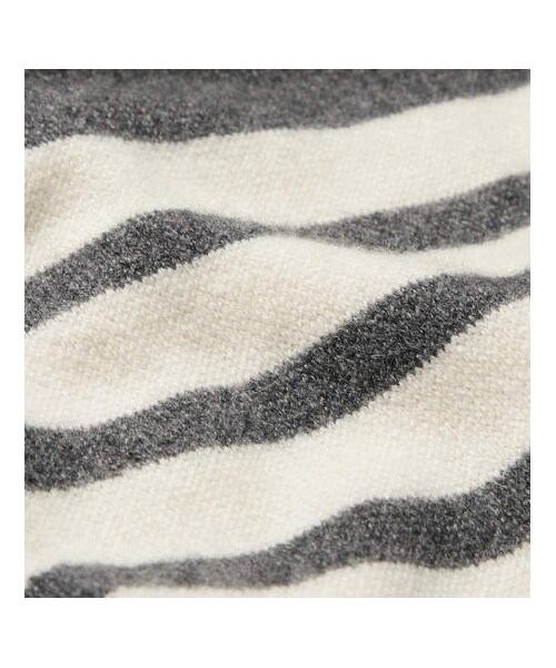 THOM BROWNE（トムブラウン）の「Thom Browne Striped Cashmere Sweater（ニット/セーター・メンズ・Gray・1/3/2/5）」の5枚目の写真