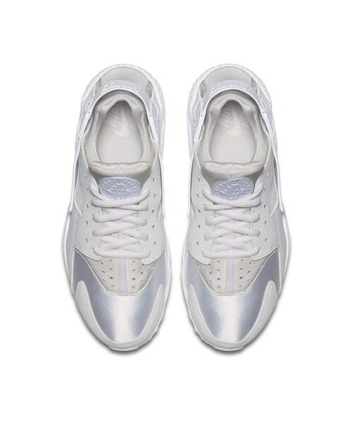 NIKE(ナイキ)の「Nike Air Huarache Run Sneaker(スニーカー・レディース・Beige/Black/Pink/White・6 M/6.5 M/7 M/7.5 M/8.5 M/9 M/9.5 M/10 M/8 M)」の6枚目の写真