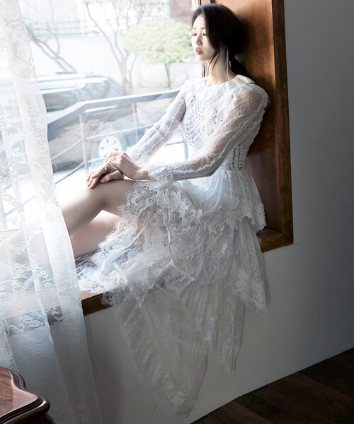 DINT(ディント)の「コルセットレースオンバルワンピース(ワンピース・レディース・화이트/블랙・one(44~66size))」の1枚目の写真