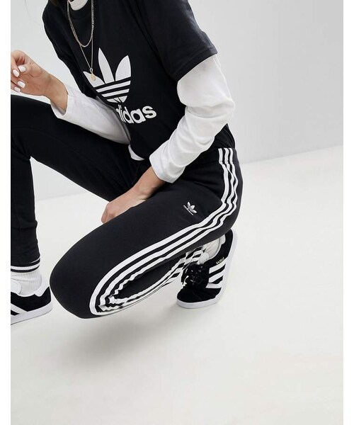adidas(アディダス)の「adidas Originals adicolor Three Stripe Regular Fit Cuffed Track Pants In Black(その他パンツ・レディース・Black・Us 6)」の3枚目の写真