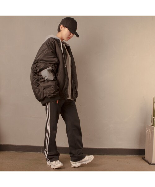 Understudyclub（アンダースタディクラブ）の「FLOW X GOTHICQUE ボール キャップ (ブラック)（キャップ・レディース・ブラック・フリー）」の2枚目の写真