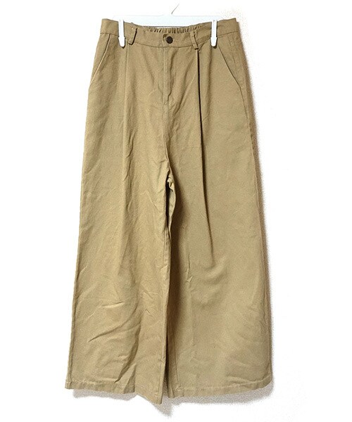 Tiffee SELECT(ティフィーセレクト)の「タック入りチノワイドパンツ(チノパンツ・レディース・ベージュ/ブラック・F)」の1枚目の写真