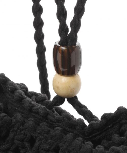 studio CLIP（スタディオクリップ）の「マクラメ編みナップサック（バッグ・オフホワイト/ブラック）」の6枚目の写真