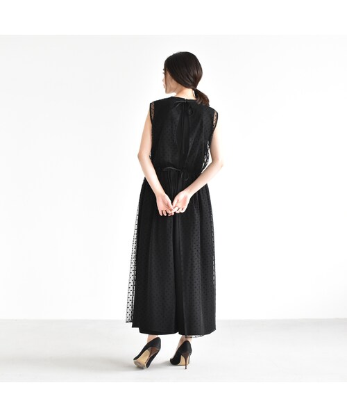 kaene（カエン）の「100031/ドットチュールエプロンワンピース