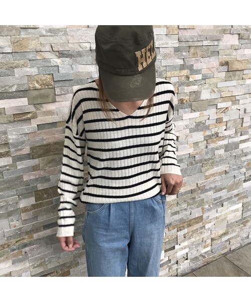 copine(コピン)の「大好評!再入荷!リブ編みVネックスプリングニットトップス(4color)【クリックポスト対象商品】(Tシャツ/カットソー・レディース・その他)」の4枚目の写真