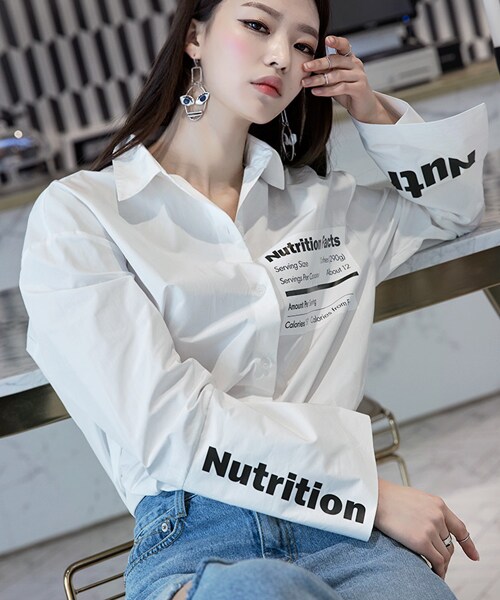DINT(ディント)の「ワイドスリーブレタリングシャツ(シャツ/ブラウス・レディース・화이트/블랙・one(44~66size))」の1枚目の写真