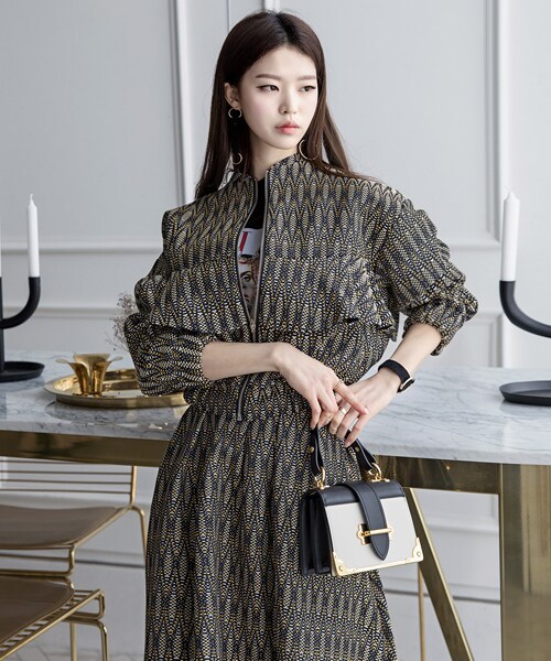 DINT(ディント)の「ロイミックスパタンフリルブルゾン(ブルゾン・レディース・블랙/옐로우・one(44~66size))」の1枚目の写真