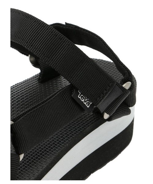 earth music&ecology(アースミュージックアンドエコロジー)の「earth×tevaFlatform universal(シューズ・ブラック・23cm/24cm)」の3枚目の写真