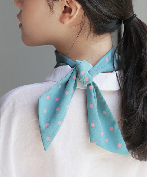 DHOLIC(ディーホリック)の「ドットパターンロングスカーフ(ストール/ショール・レディース・ブラック/ホワイト/イエロー/ブルー・FREE)」の3枚目の写真