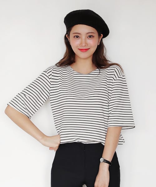 DHOLIC（ディーホリック）の「2TYPEハーフスリーブTシャツ（Tシャツ/カットソー・レディース・レッド/ホワイト/ブラック/その他/ブルー/ベージュ・FREE）」の2枚目の写真