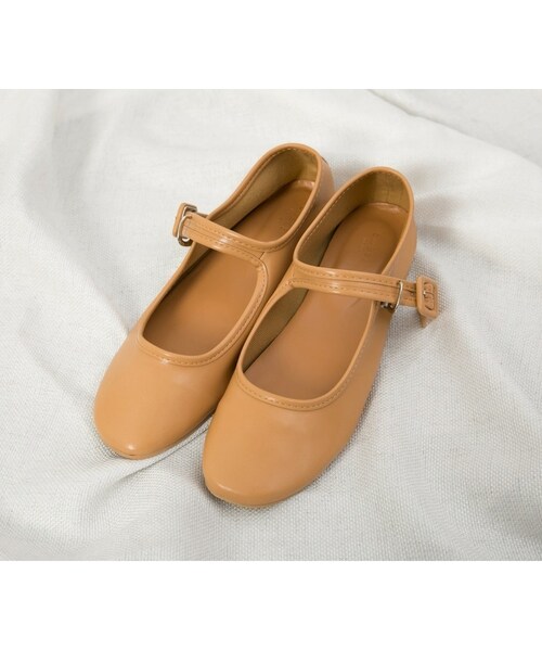 fd style（エフディ スタイル）の「バックルポイントフェイクレザーフラットシューズ（その他シューズ・レディース・ブラック/ホワイト/ベージュ・22.5/23/23.5/24/24.5/25）」の3枚目の写真