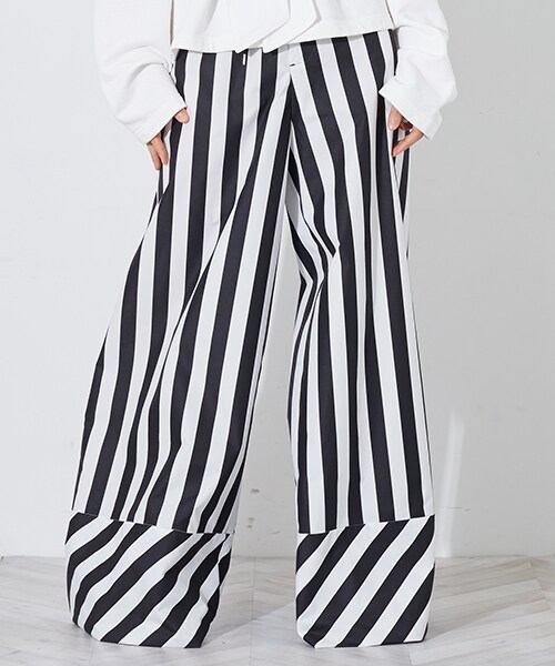 G.V.G.V.（ジーヴィージーヴィー）の「ストライプタフタワイドパンツ  