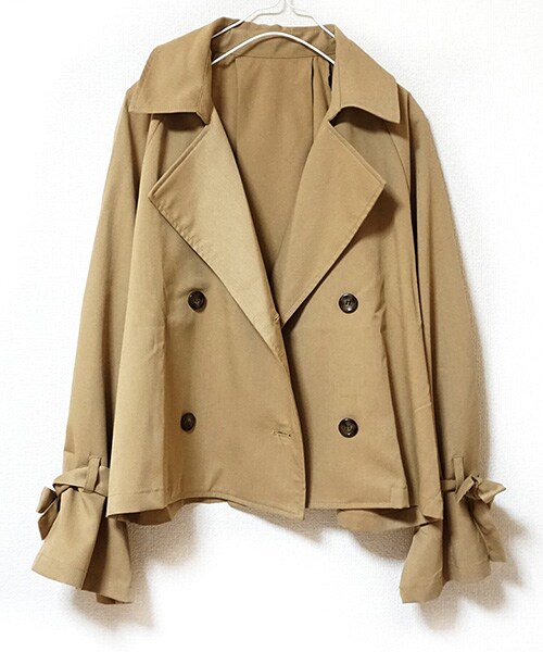 Tiffee SELECT（ティフィーセレクト）の「ダブル衿リボンフレアスリーブショート丈トレンチコート（トレンチコート・レディース・ネイビー/ベージュ・M）」の4枚目の写真