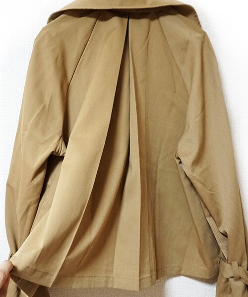 Tiffee SELECT（ティフィーセレクト）の「ダブル衿リボンフレアスリーブショート丈トレンチコート（トレンチコート・レディース・ネイビー/ベージュ・M）」の5枚目の写真