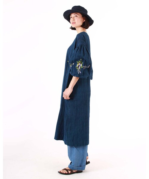45R（フォーティファイブアール）の「ざっくりカディ藍刺繍DRESS