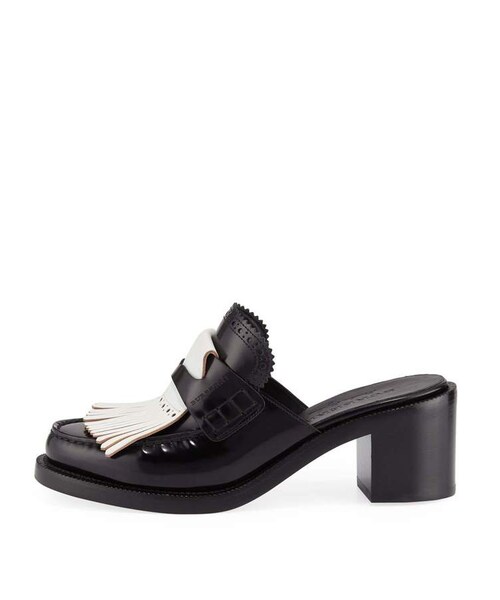 BURBERRY(バーバリー)の「Burberry English Icons Fringe Block-Heel Mule(サンダル・レディース・Black・7.5b / 37.5eu/9.5b / 39.5eu/10b / 40eu/6.5b / 36.5eu/9b / 39eu/6b / 36eu/8b / 38eu/8.5b / 38.5eu)」の2枚目の写真