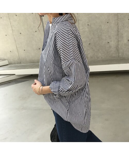 copine（コピン）の「☆再入荷☆オーバーシルエット・スキッパーVネック長袖シャツブラウス(3color) 【クリックポスト対象商品】（シャツ/ブラウス・レディース・その他）」の2枚目の写真