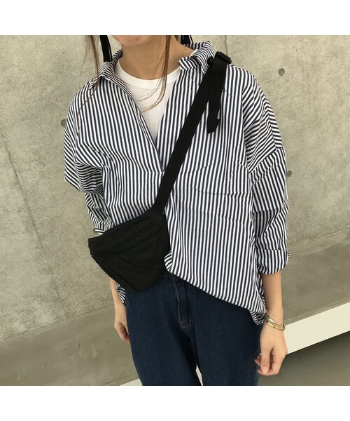copine（コピン）の「☆再入荷☆オーバーシルエット・スキッパーVネック長袖シャツブラウス(3color) 【クリックポスト対象商品】（シャツ/ブラウス・レディース・その他）」の15枚目の写真