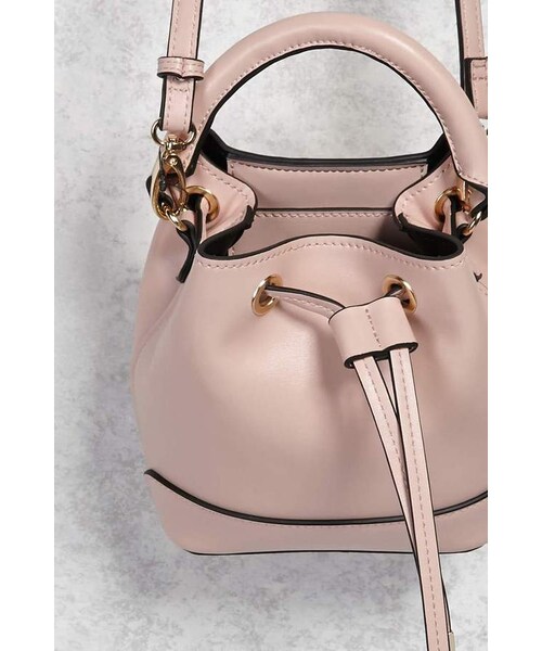 FOREVER 21（フォーエバー トゥエンティーワン）の「Forever 21 Faux Leather Mini Bucket Bag（ショルダーバッグ・レディース・Pink/Red・One Size）」の3枚目の写真