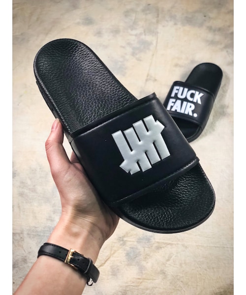 BALENCIAGA ユニセックスロゴ入りスリッパ BALENCIAGA ユニセックスロゴ入りスリッパ