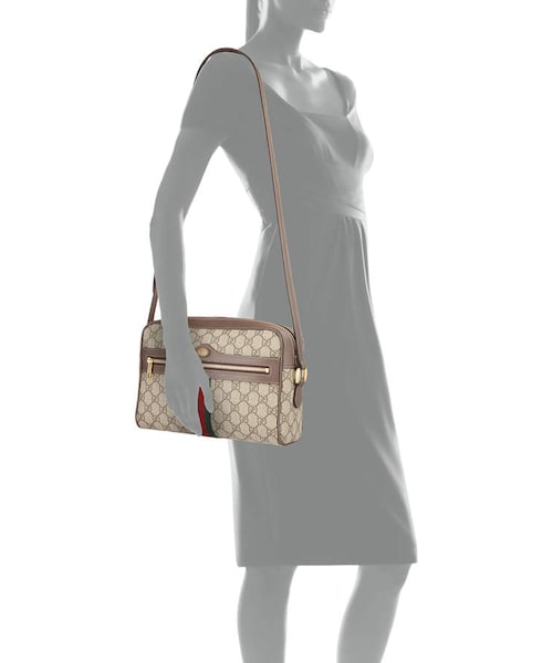 GUCCI（グッチ）の「Gucci Ophidia Medium GG Supreme Camera Crossbody Bag（ショルダーバッグ・レディース・Beige・One Size）」の4枚目の写真
