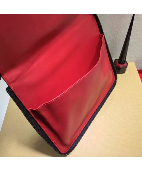 【美品】Christian Louboutin クラッチバッグ ipadケース Amazon.co.jp: (クリスチャンルブタン)Christian Louboutin