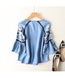 ZARA（ザラ）の「花柄刺繍デニムブラウス バルーンスリーブ