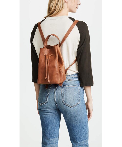madewell(メイドウェル)の「Madewell Mini Drawstring Rucksack(バックパック/リュック・レディース・Brown・One Size)」の2枚目の写真