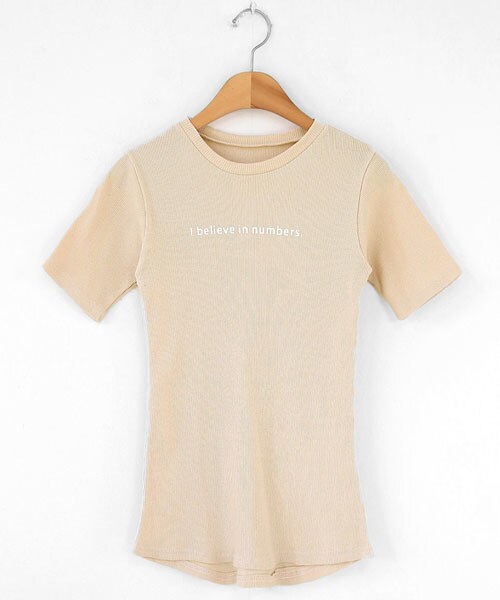 DHOLIC（ディーホリック）の「ミニレタリングスリムTシャツ（Tシャツ/カットソー・レディース・パープル/ホワイト/ベージュ/ピンク/ブラック・FREE）」の4枚目の写真