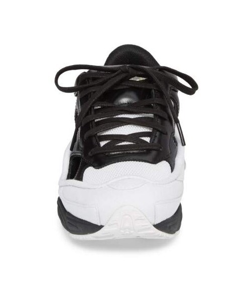 adidas by RAF SIMONS（アディダスバイラフシモンズ）の「Adidas by Raf Simons adidas x Raf Simons Replicant Ozweego Sneaker（スニーカー・レディース・White・6.5 M/7 M/7.5 M）」の2枚目の写真