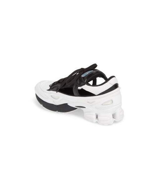 adidas by RAF SIMONS（アディダスバイラフシモンズ）の「Adidas by Raf Simons adidas x Raf Simons Replicant Ozweego Sneaker（スニーカー・レディース・White・6.5 M/7 M/7.5 M）」の5枚目の写真