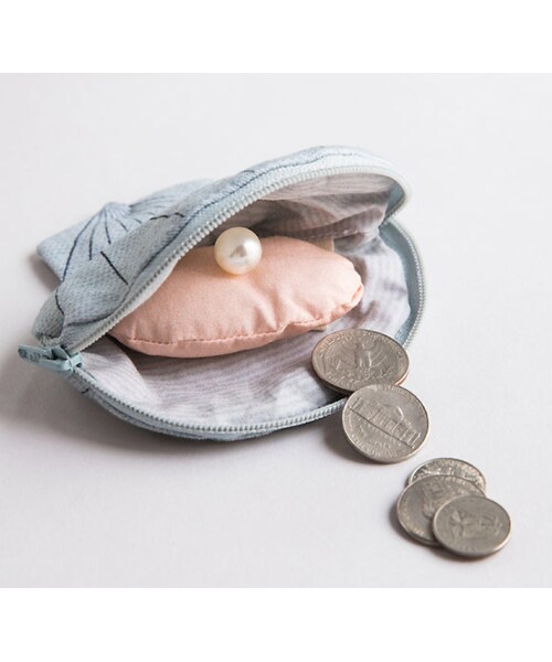 cache cache（カシュ カシュ）の「don fisher    oyster（ポーチ・レディース・その他）」の2枚目の写真