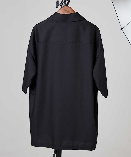 LIDNM（リドム）の「マイクロスパンオープンカラーシャツ（シャツ/ブラウス・メンズ・ブラック・S.M.L）」の2枚目の写真