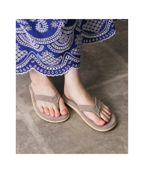 URBAN RESEARCH（アーバンリサーチ）の「ISLAND SLIPPER×URBAN RESEARCH 別注ナロートングサンダル（シューズ・レディース・NAVY/ELEFANT・5/6）」の6枚目の写真