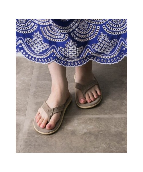 URBAN RESEARCH（アーバンリサーチ）の「ISLAND SLIPPER×URBAN RESEARCH 別注ナロートングサンダル（シューズ・レディース・NAVY/ELEFANT・5/6）」の5枚目の写真