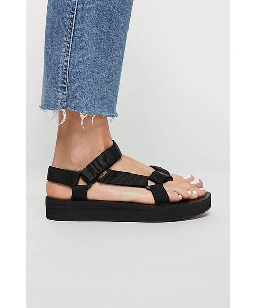 teva uo exclusive midform universal sandal