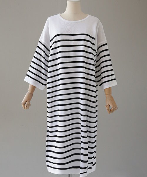 DHOLIC(ディーホリック)の「ボーダーニットワンピース(ワンピース・レディース・ブラック/ホワイト・FREE)」の2枚目の写真