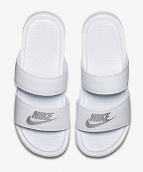 NIKE（ナイキ）の「ナイキ WS ベナッシデュオ ウルトラスライド（サンダル・レディース・ブラック/ホワイト・23/24/25/26/27/28）」の2枚目の写真