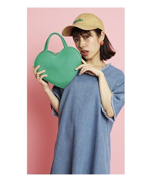 CHEER CLOSET(チアクローゼット)の「【前田希美】2Wayハートモチーフバッグ(ハンドバッグ・レディース・レッド/イエロー/ブラック/グリーン・F)」の3枚目の写真