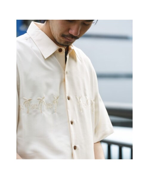 URBAN RESEARCH Sonny Label（アーバンリサーチサニーレーベル）の「GO BAREFOOT PalmTapa（トップス・メンズ・Stone・M）」の3枚目の写真