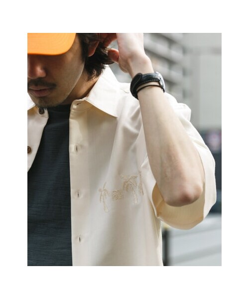 URBAN RESEARCH Sonny Label（アーバンリサーチサニーレーベル）の「GO BAREFOOT PalmTapa（トップス・メンズ・Stone・M）」の4枚目の写真