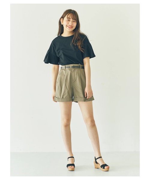 earth music&ecology（アースミュージックアンドエコロジー）の「・ベルト付きショートパンツ（パンツ・ブラック/ダークベージュ/ダークグリーン・S/M）」の2枚目の写真